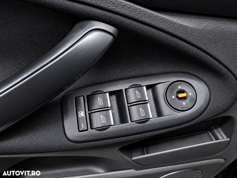 Ford Kuga - 13