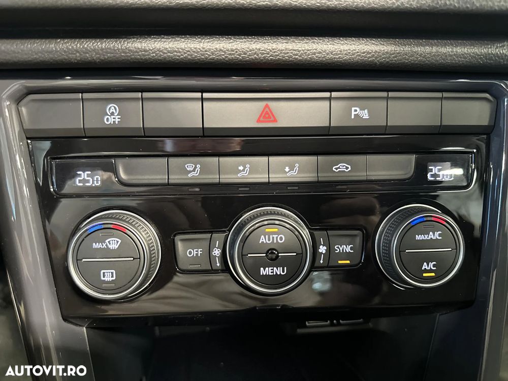 Volkswagen T-ROC - 17
