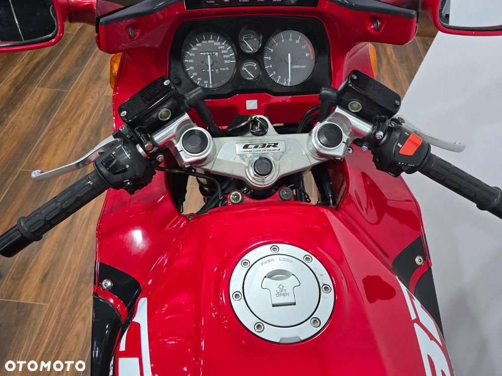Honda CBR - 19