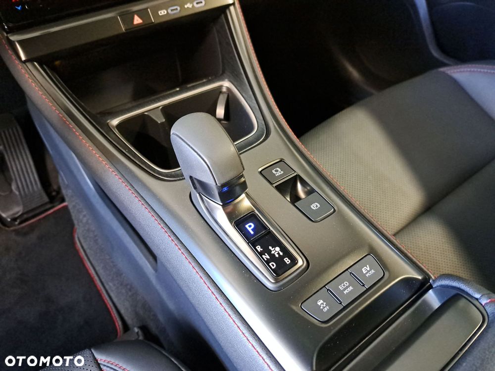 Lexus LBX 1.5 Hybrid Emotion - 26