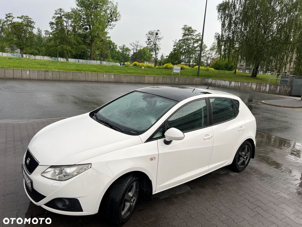 Seat Ibiza 1.6 16V Style DSG - 1