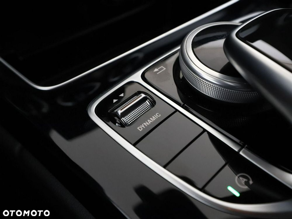 Mercedes-Benz Klasa C 200 4Matic 9G-TRONIC Avantgarde - 30
