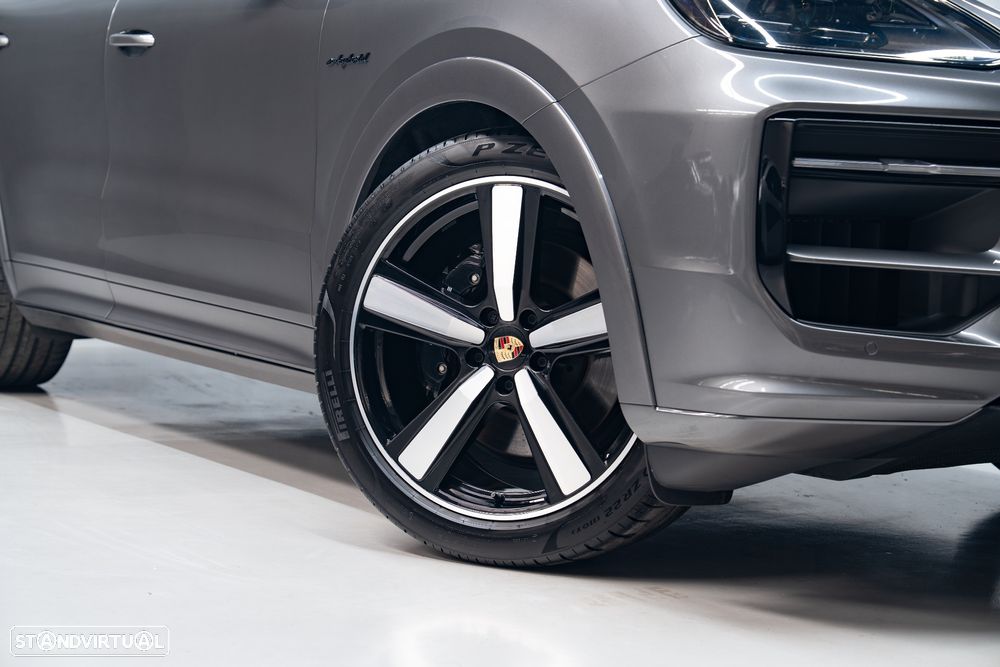 Porsche Cayenne E-Hybrid - 4