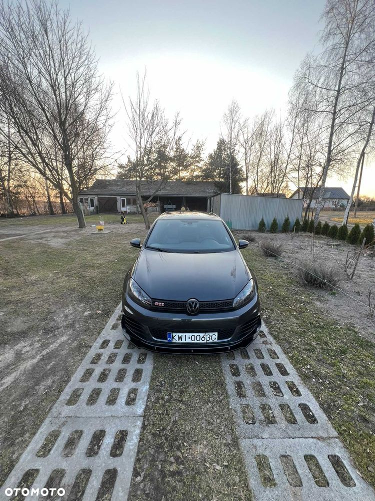 Volkswagen Golf - 2
