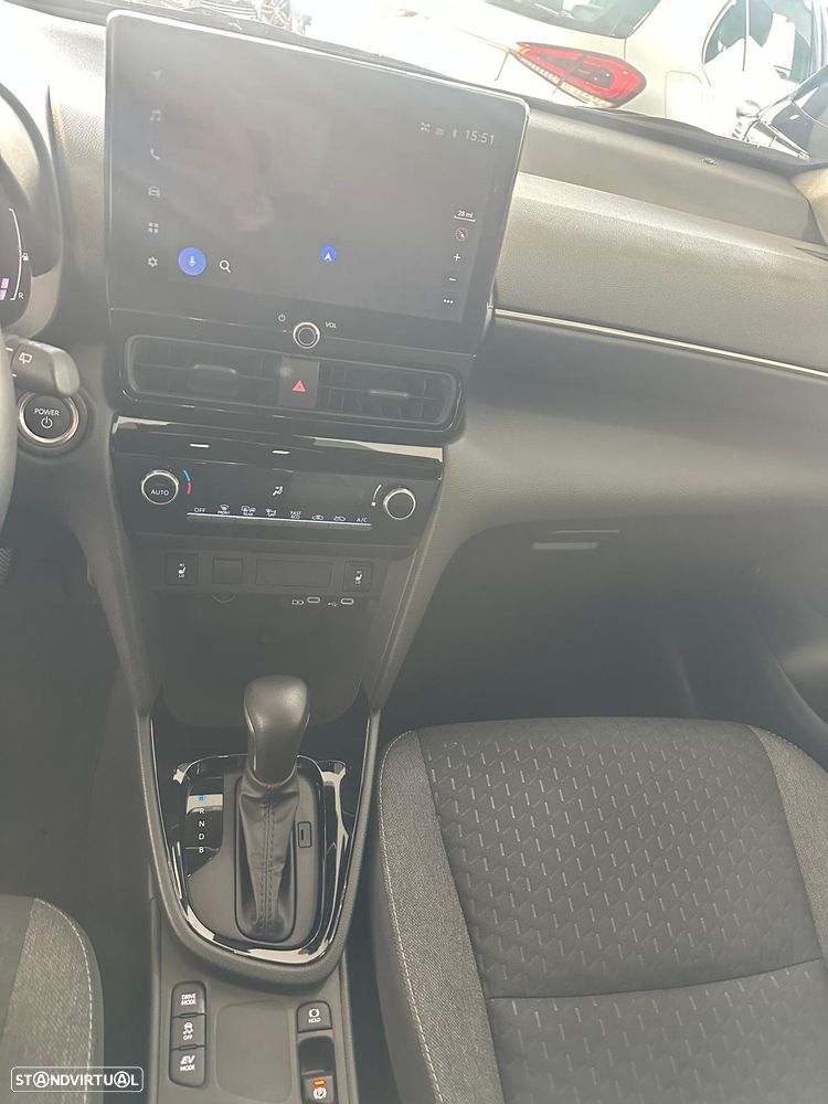 Toyota Yaris Cross 1.5 HDF Premiere Edition - 11