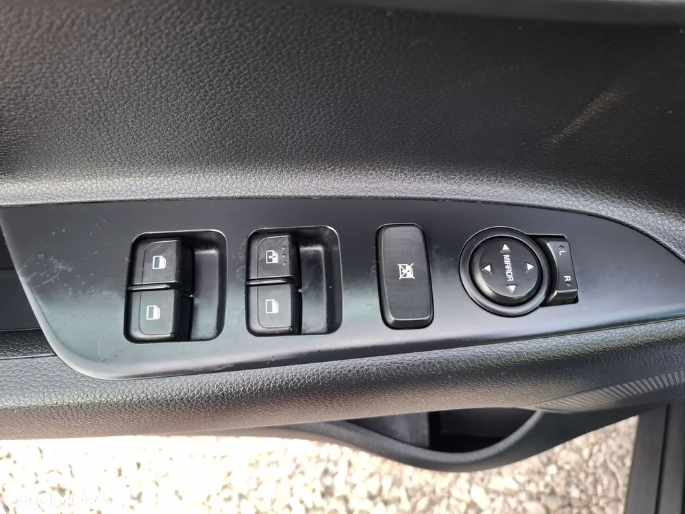 Kia Stonic - 16