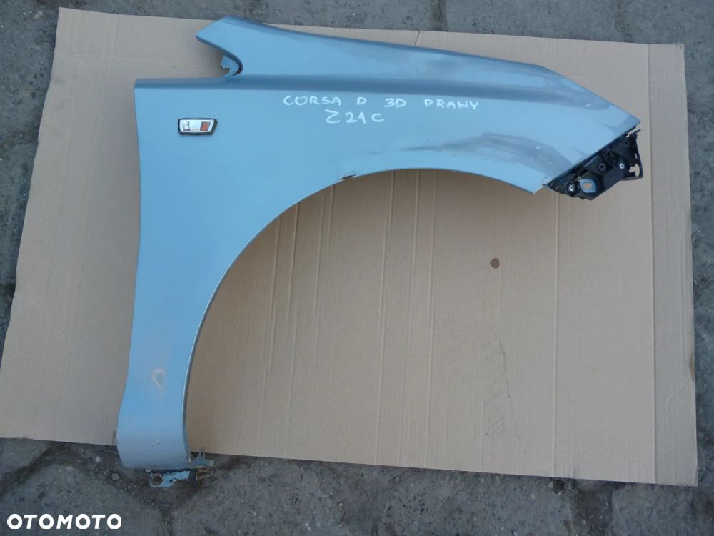 OPEL CORSA D BŁOTNIK PRAWY Z21C - 1