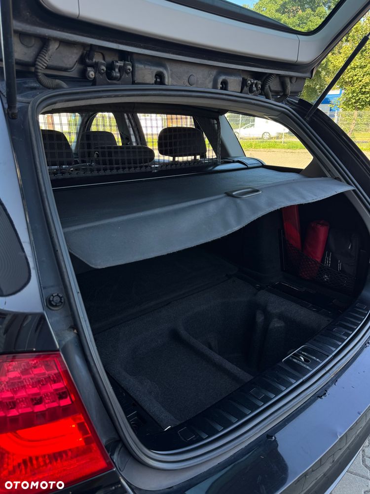 BMW Seria 3 318d - 16