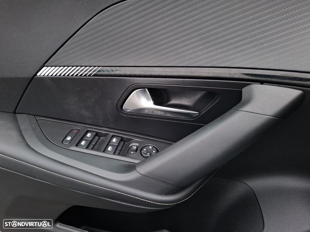 Peugeot 2008 1.2 Hybrid Active e-DCS6 - 22