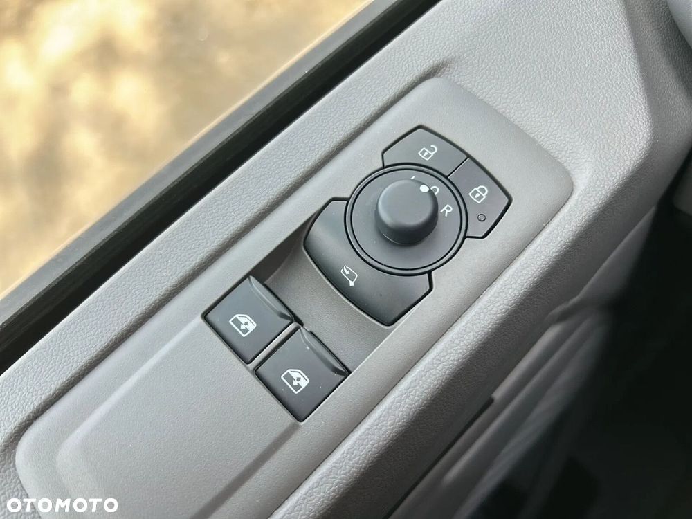 Volkswagen Transporter Furgon L2/4MOTION 4x4/AUTOMAT, 2.0 TDI 150 KM - 28