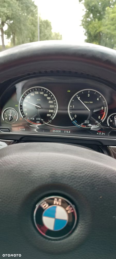 BMW Seria 5 535d xDrive - 13