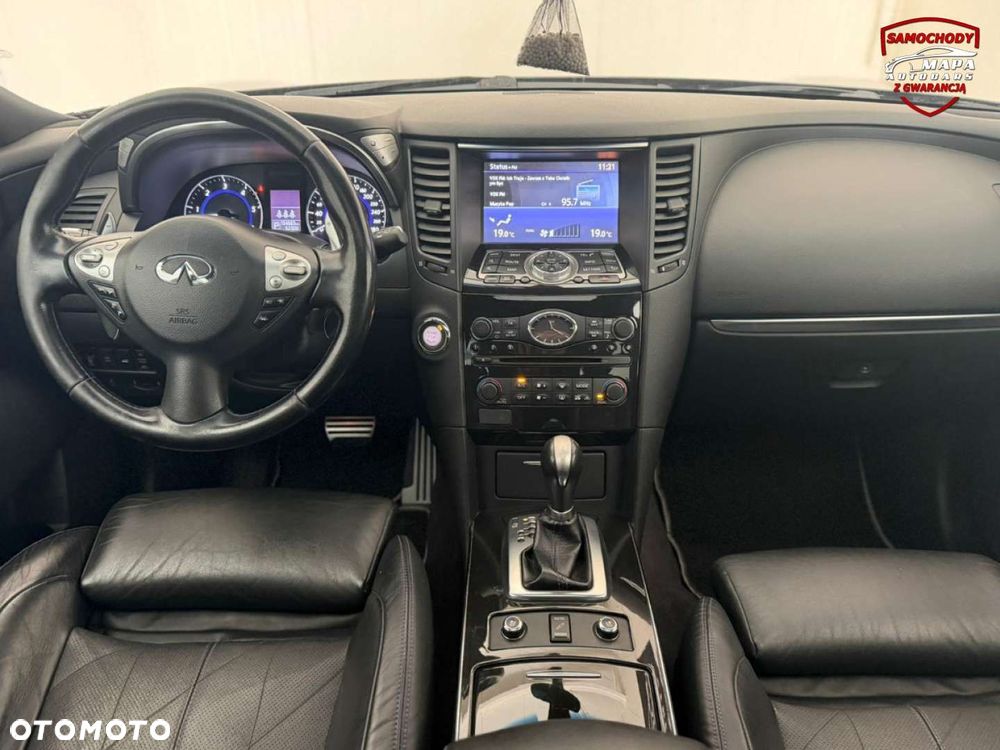 Infiniti QX70 - 18