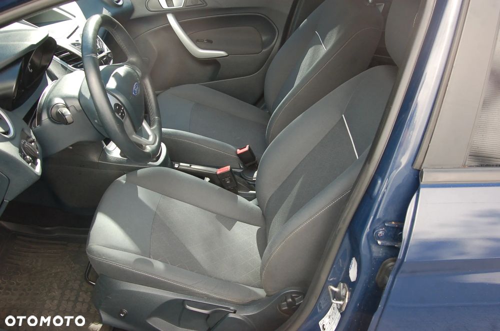 Ford Fiesta 1.4 Ghia - 23