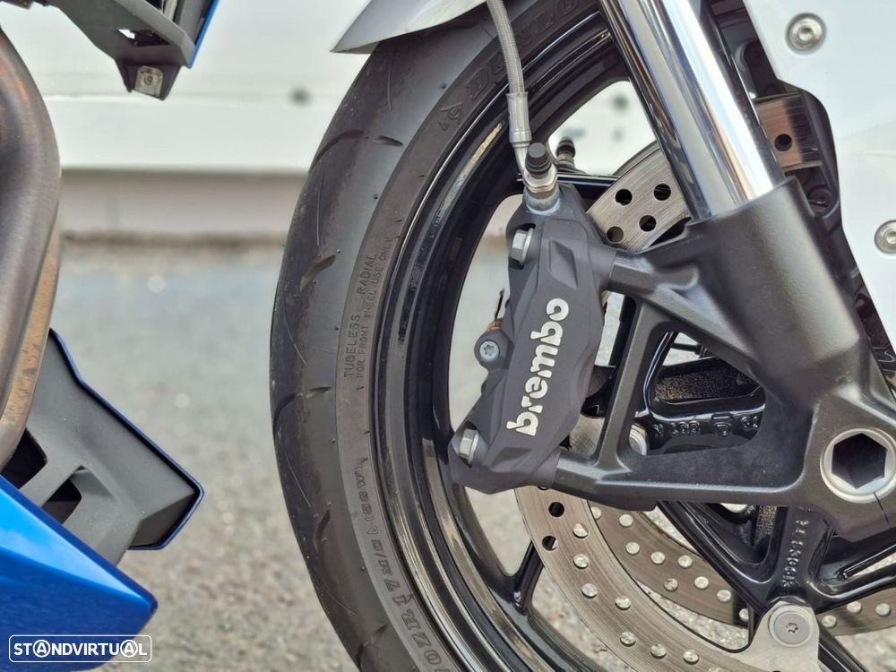 BMW F 900 R Lightwhite - 10