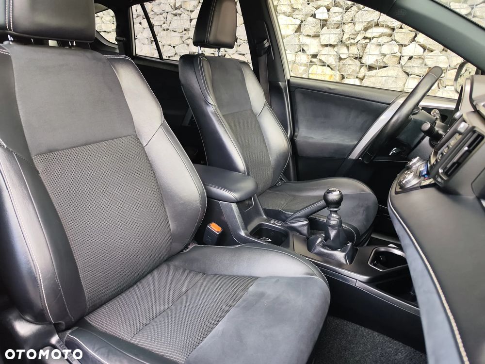 Toyota RAV4 2.0 D-4D Prestige 4x2 - 29