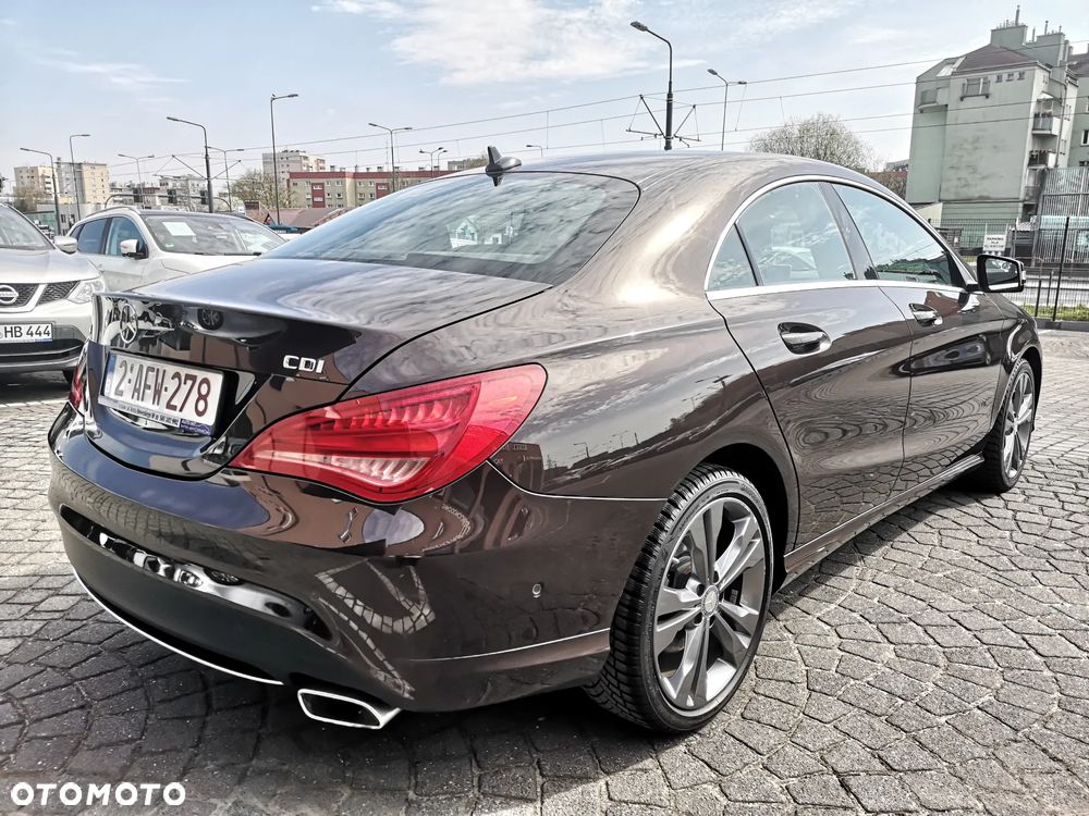 Mercedes-Benz CLA 180 d 7G-DCT Urban - 2