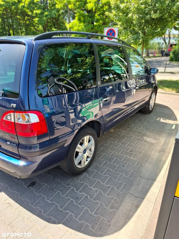 Ford Galaxy - 8