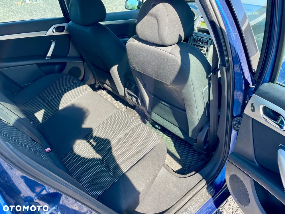 Peugeot 407 - 12