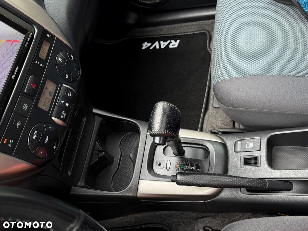 Toyota RAV4 2.0 VVT-i Sol - 16