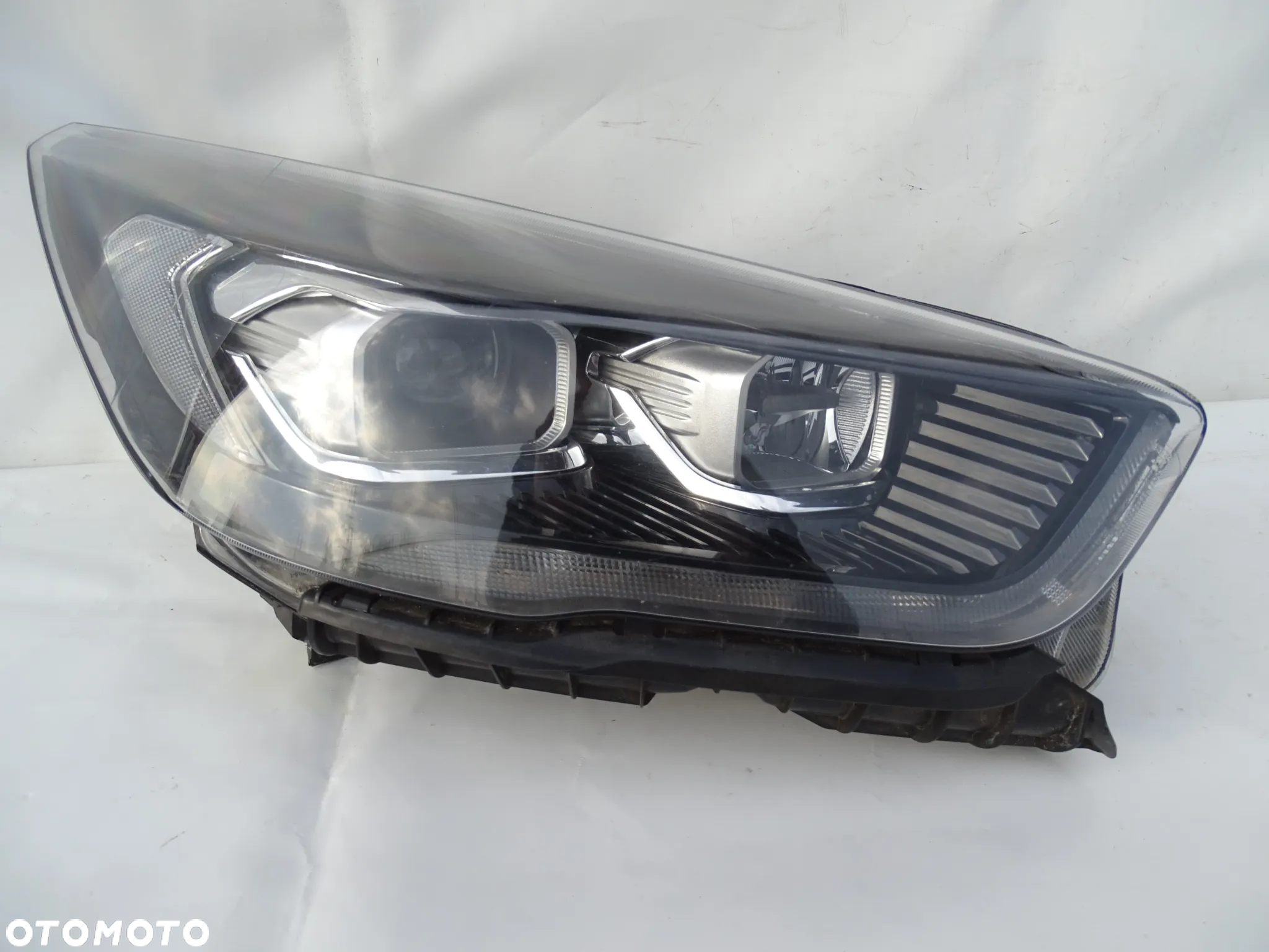 LAMPA LEWA PRAWA PRZÓD PRZEDNIA  FORD KUGA MK2 90156447 90156445 F-VAT - 2