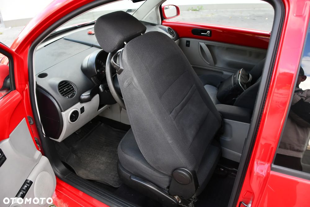 Volkswagen New Beetle 1.6 - 18