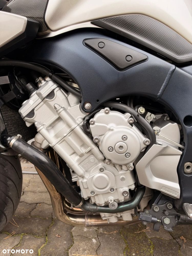 Yamaha FZ - 20