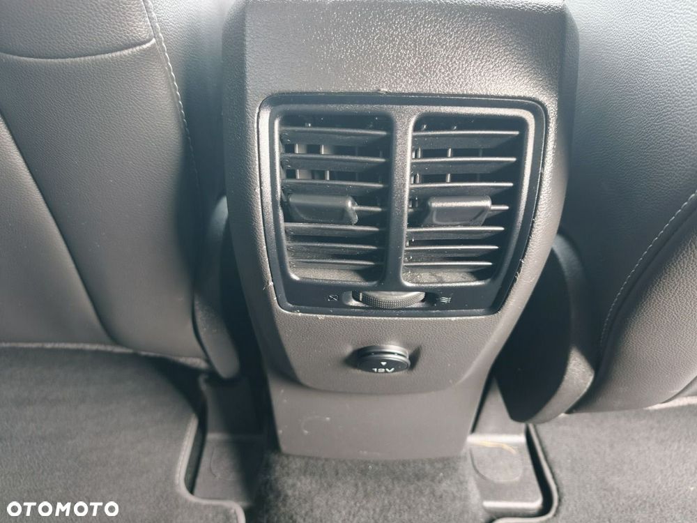 Ford Kuga - 17