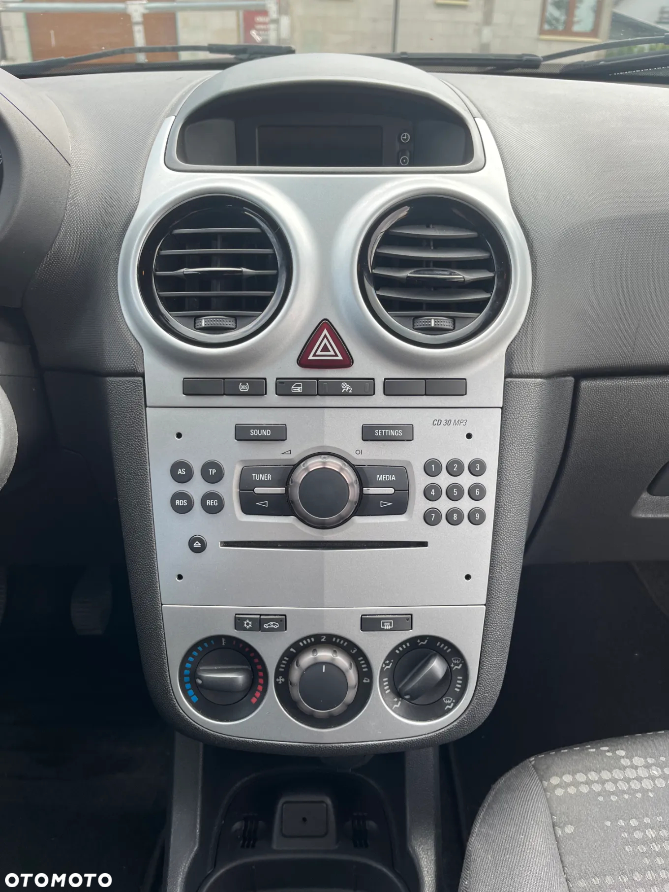 Opel Corsa 1.2 16V Essentia - 13