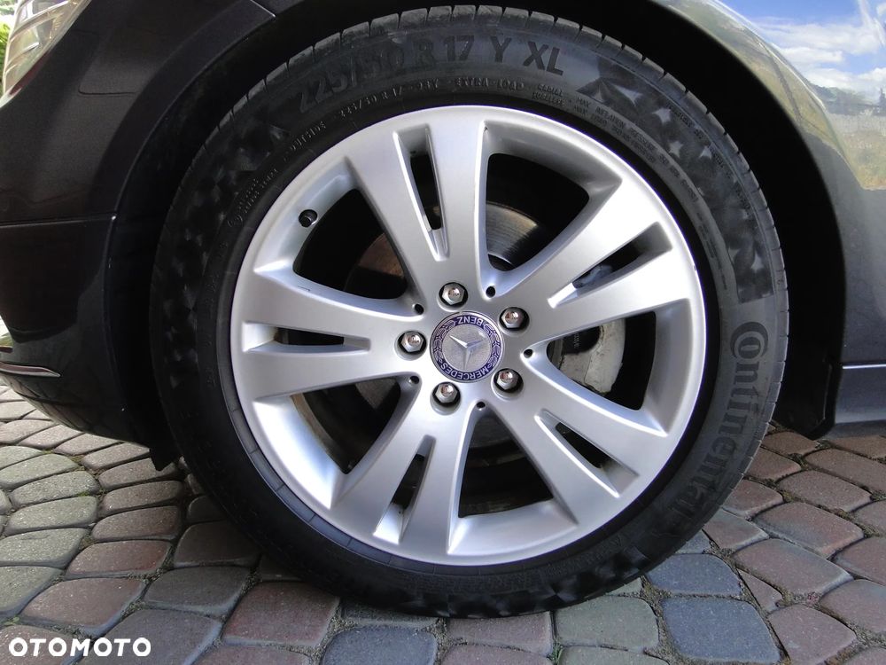 Mercedes-Benz Klasa C 180 CGI Automatik BlueEFFICIENCY Avantgarde - 11