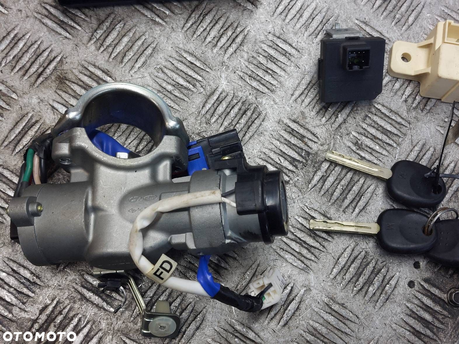 ZESTAW STARTOWY HYUNDAI I30 I 1.6 CRDI 39106-2A715 0281013402 - 3