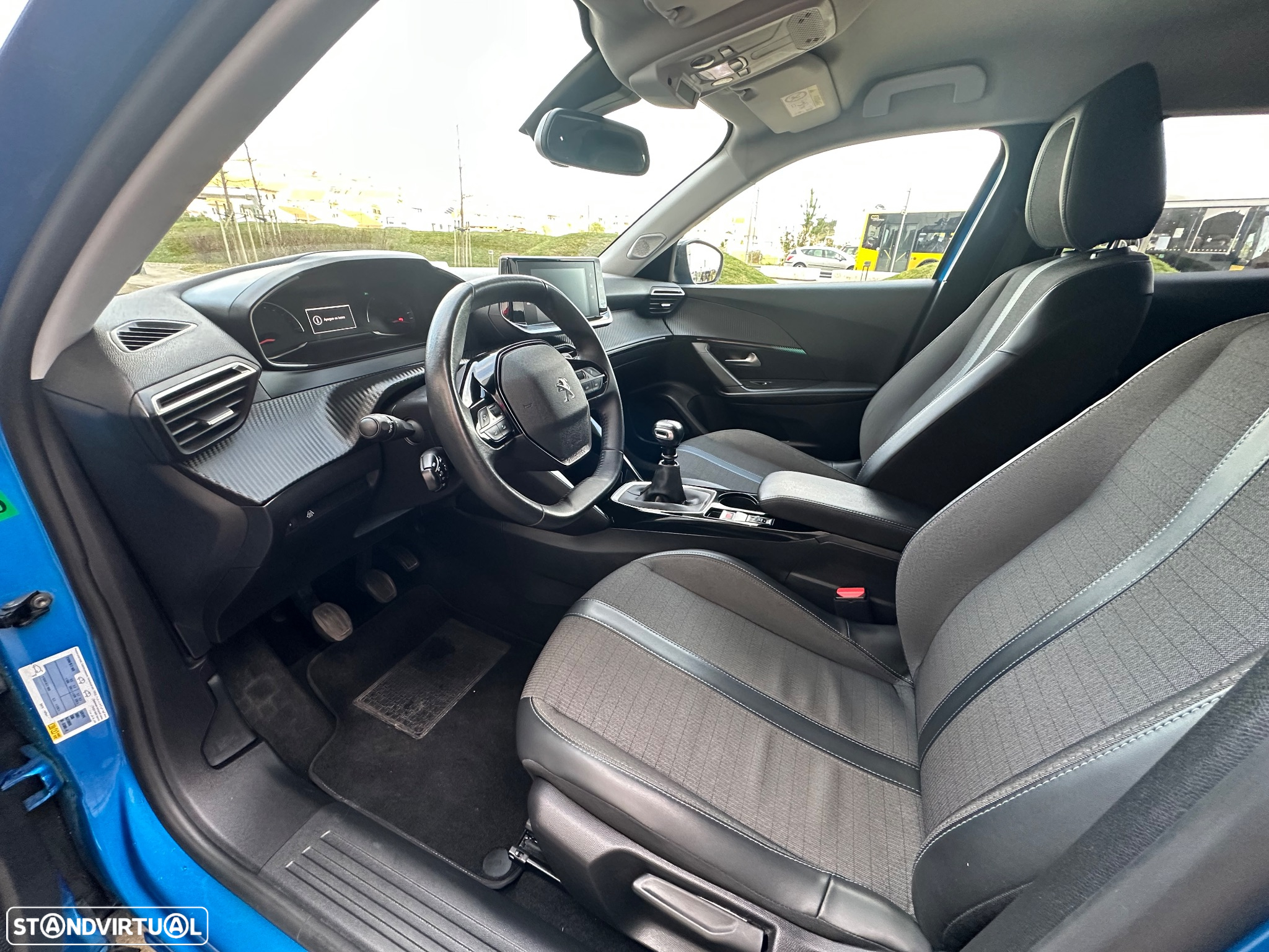 Peugeot 2008 1.2 PureTech Allure Pack - 22