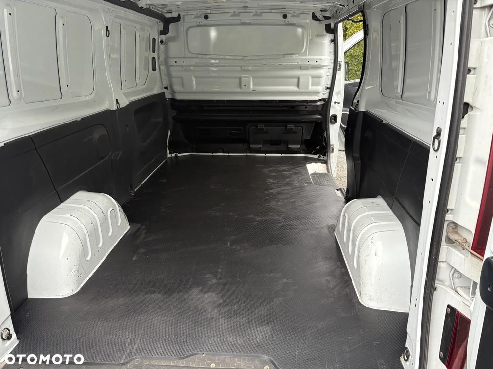 Opel Vivaro - 12
