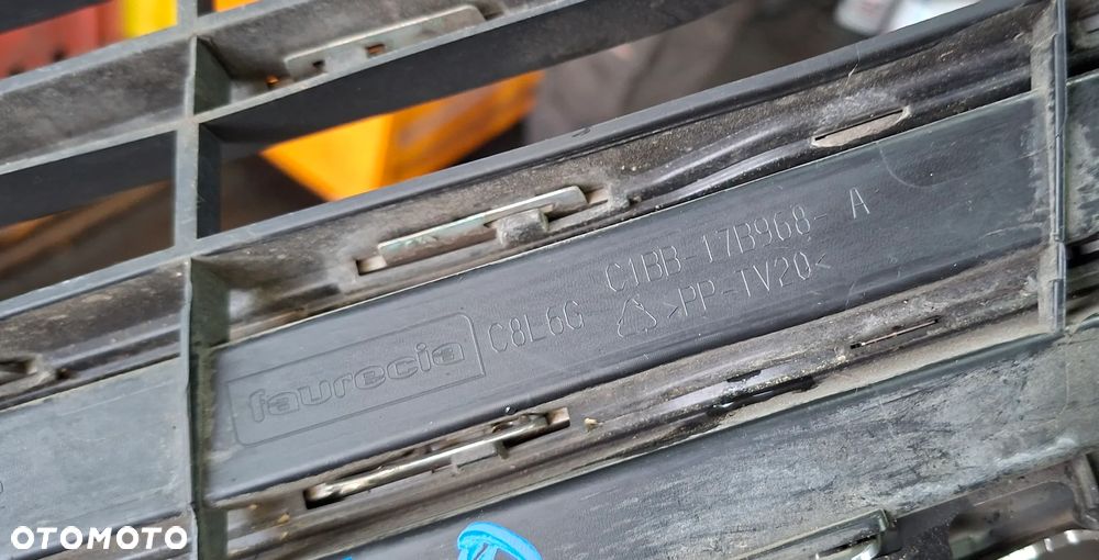 FORD FIESTA MK7 VII 15r 5D GRILL ATRAPA ZDERZAKA C1BB-17B968-A - 3