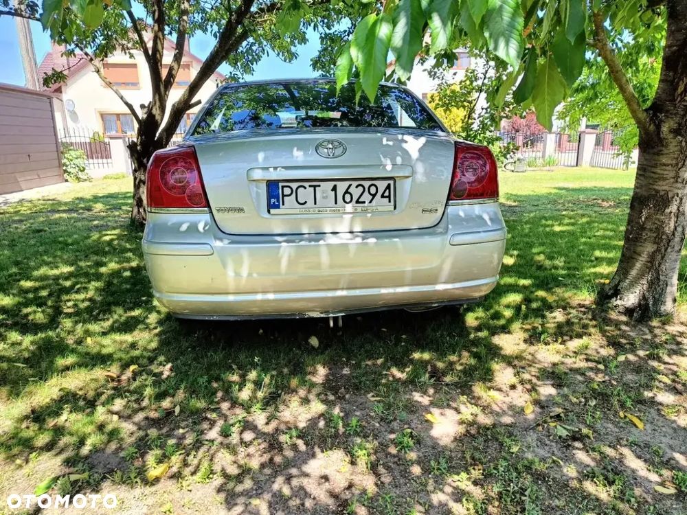 Toyota Avensis 2.0 D-4D Sol - 10