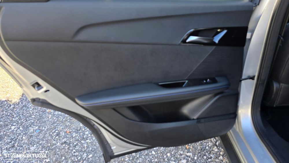 MG MG4 64 kWh Luxury - 48