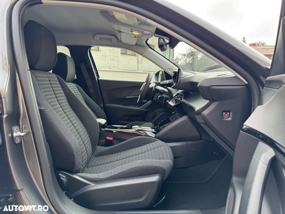 Peugeot 2008 PureTech 130 EAT8 Allure Pack - 17