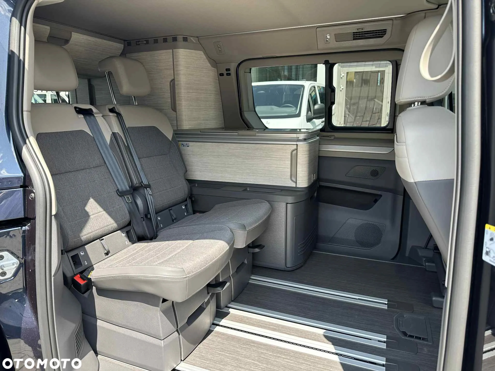 Volkswagen California - 13
