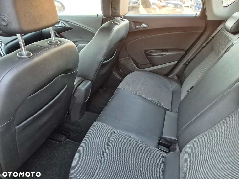 Opel Astra 1.4 Turbo Cosmo - 13