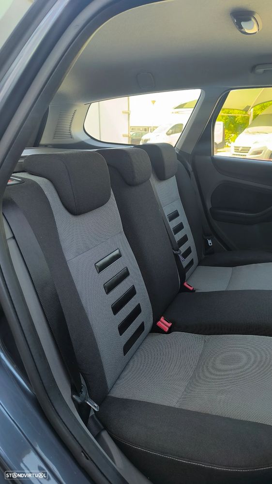 Ford Focus SW 1.6 TDCi Sport WRC - 44