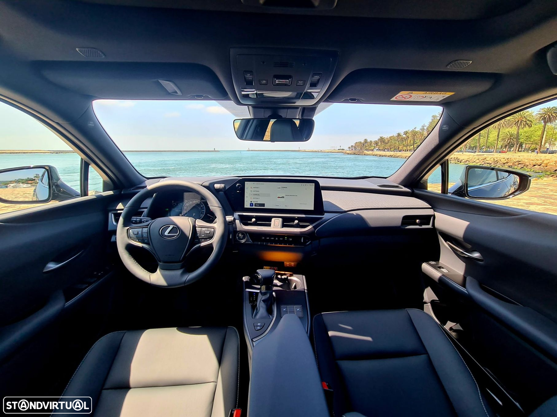 Lexus ux-250h Sport - 18