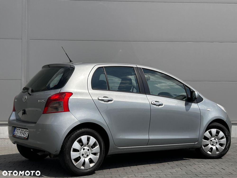 Toyota Yaris 1.3 Sol - 13