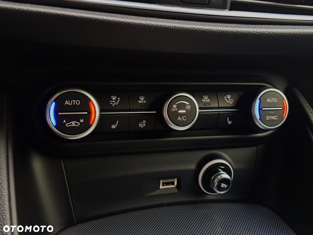 Alfa Romeo Stelvio 2.0 Turbo Veloce Q4 - 17