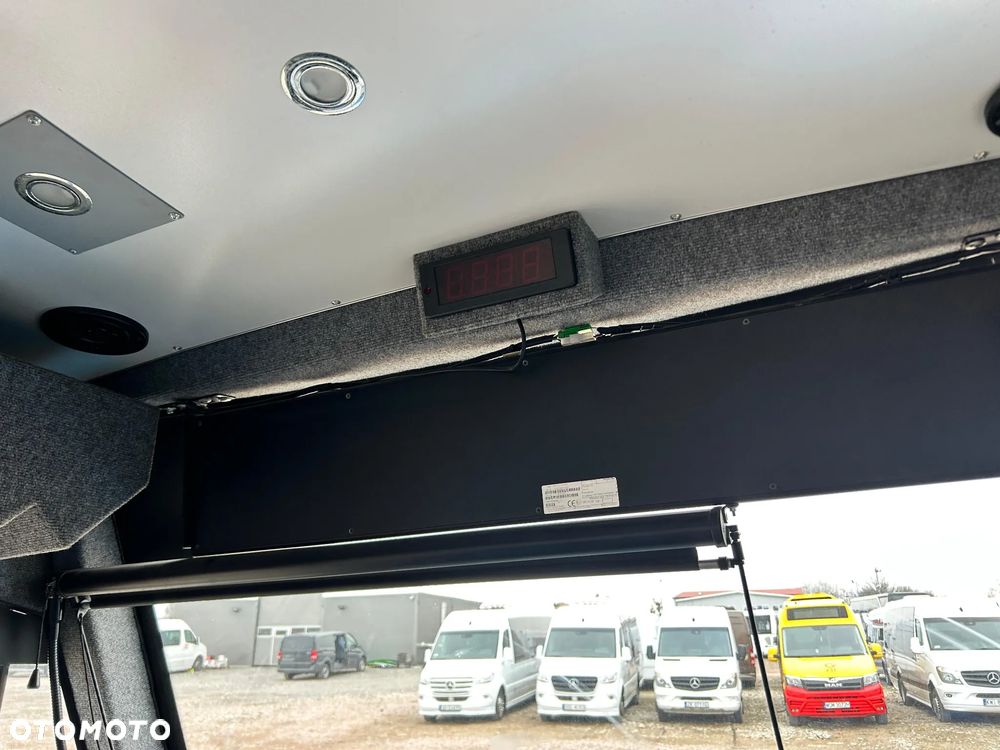 Mercedes-Benz Sprinter 516 - 21