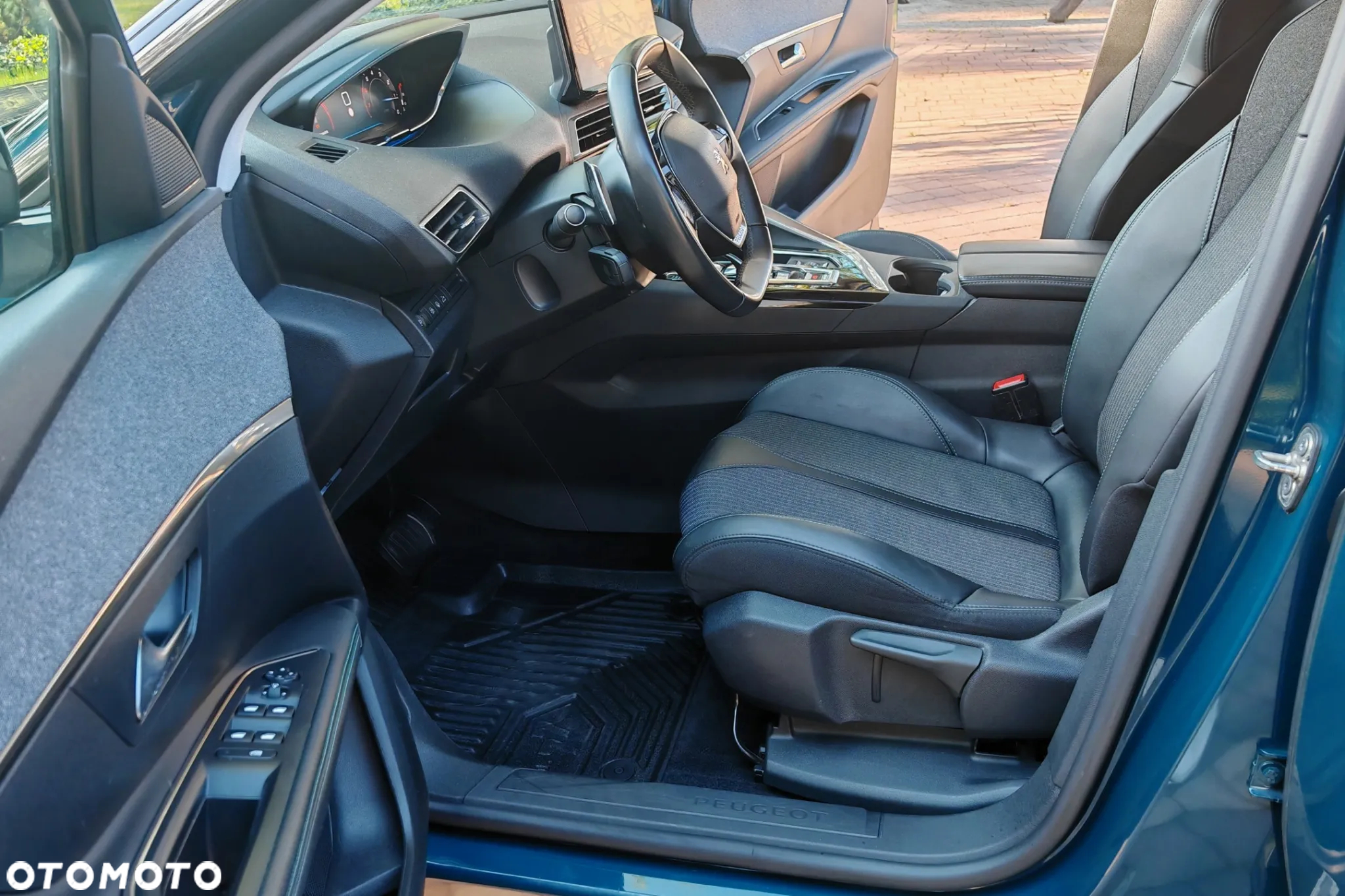 Peugeot 3008 1.2 PureTech Allure Pack S&S EAT8 - 16