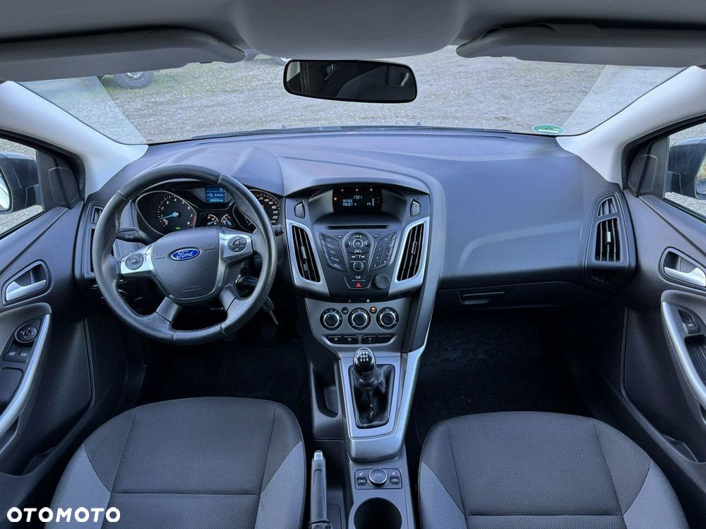 Ford Focus - 25