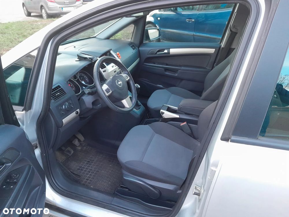 Opel Zafira 1.9 CDTI Essentia - 7