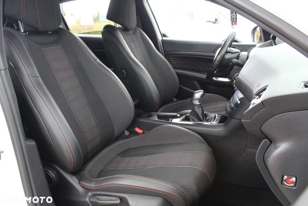Peugeot 308 - 23