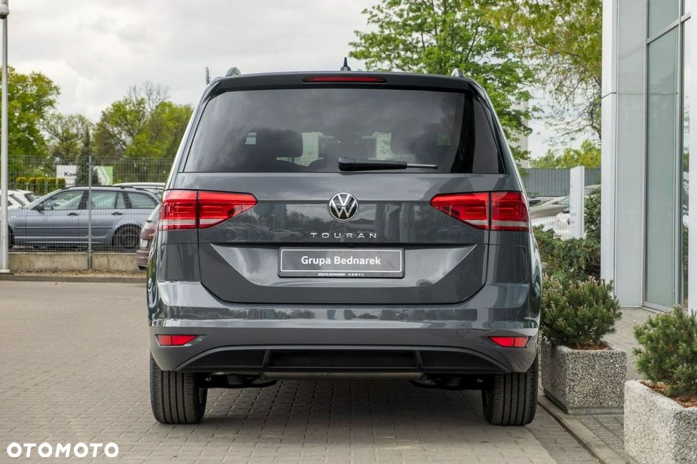 Volkswagen Touran - 8