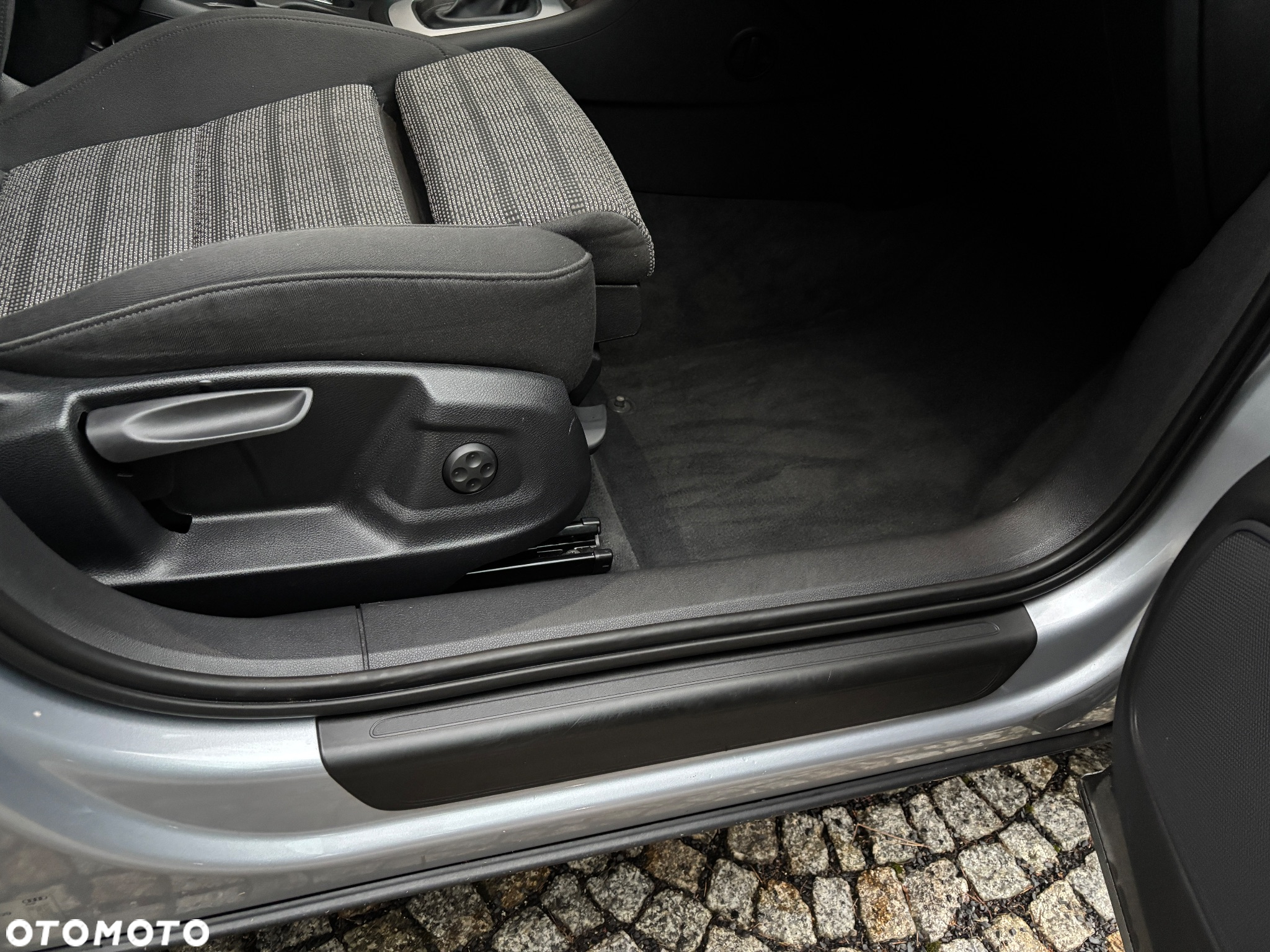 Audi Q3 2.0 TDI quattro S tronic - 24