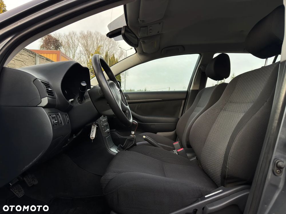 Toyota Avensis 2.0 VVT-i Sol - 14